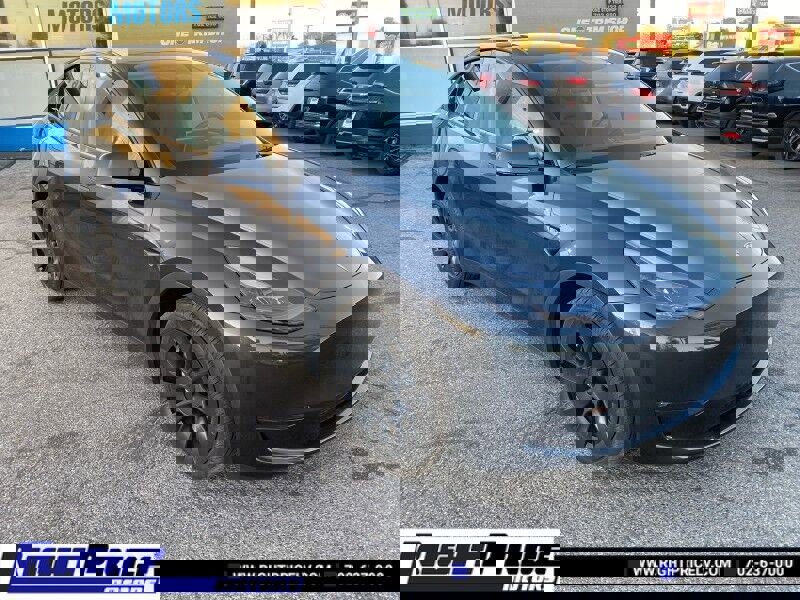 Used 2025 Tesla Model Y Long Range image 7