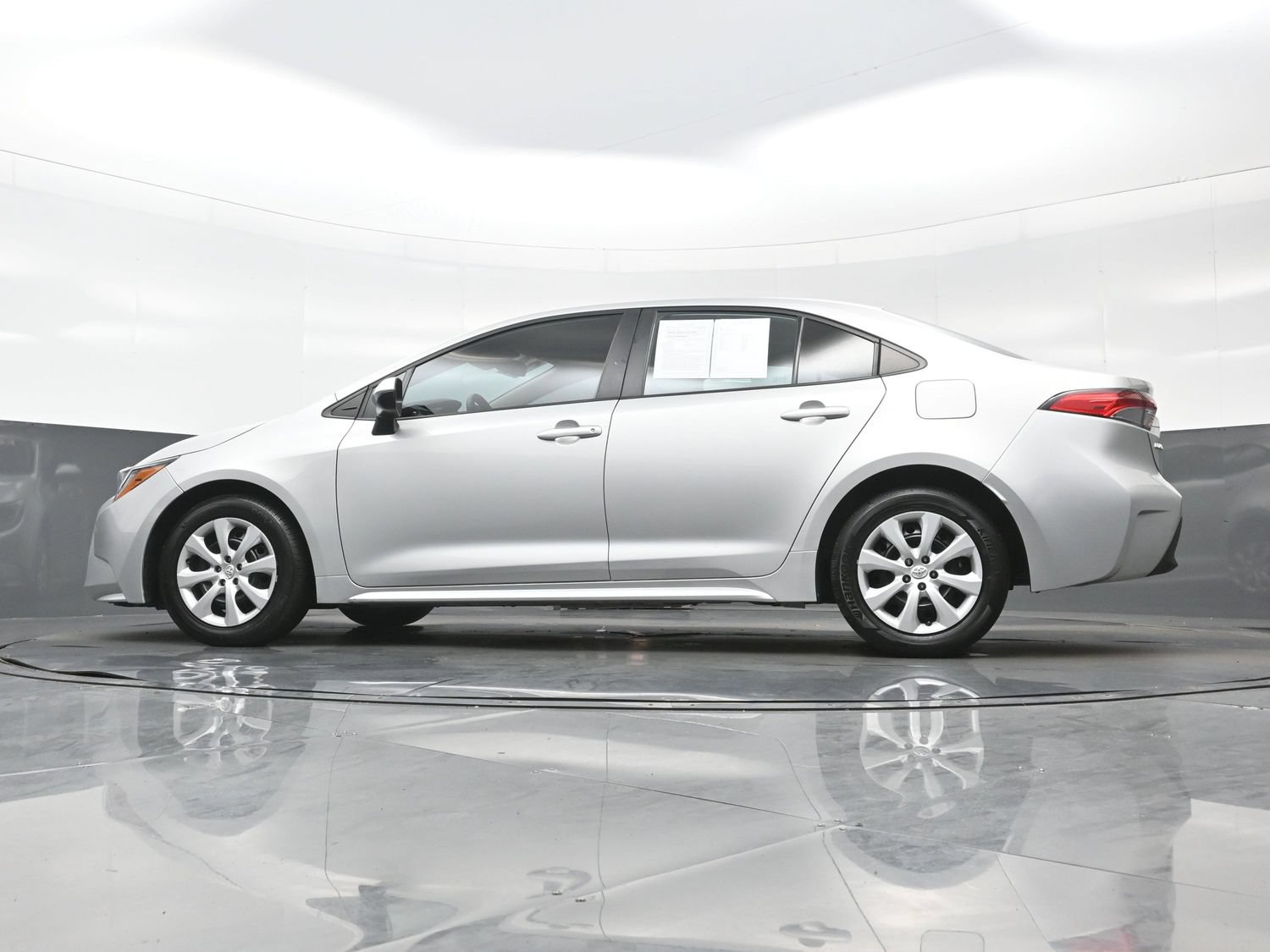 Used 2024 Toyota Corolla LE FWD image 26