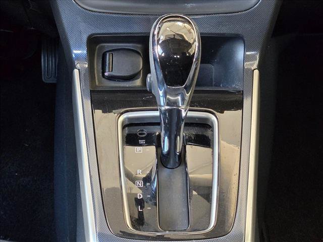 Used 2018 Nissan Sentra SR w/ Technology Package FWD image 12