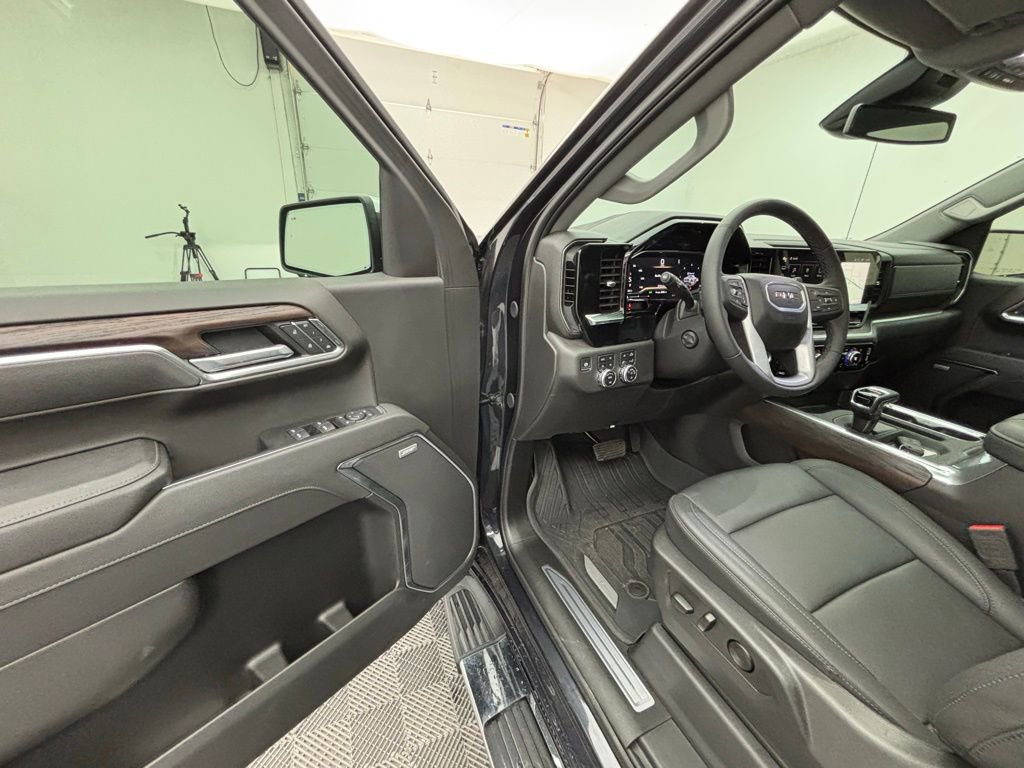New 2025 GMC Sierra 1500 SLT w/ SLT Premium Plus Package image 17