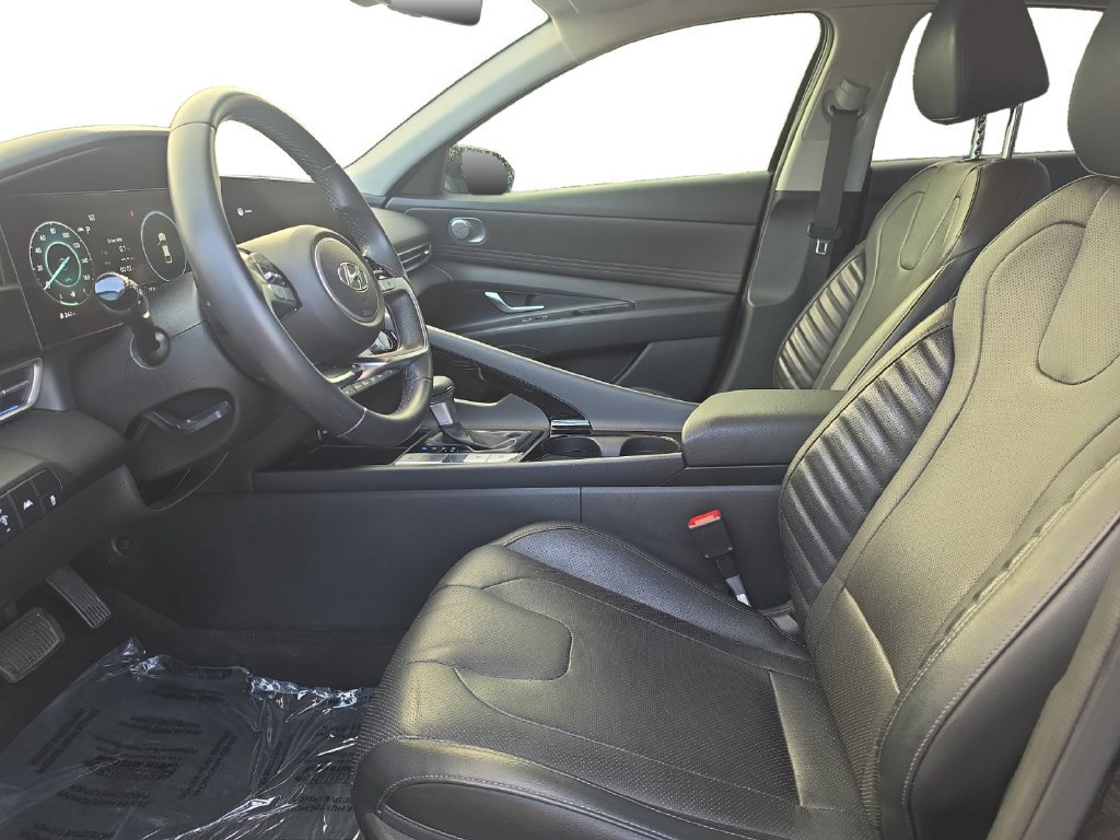 Used 2021 Hyundai Elantra Limited FWD image 9
