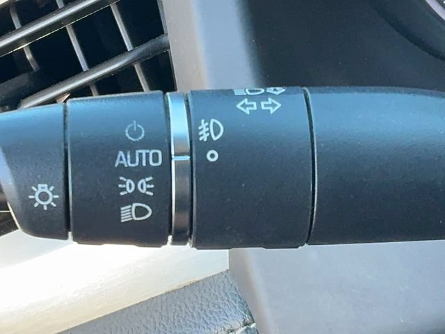 Used 2018 GMC Acadia SLE FWD image 29