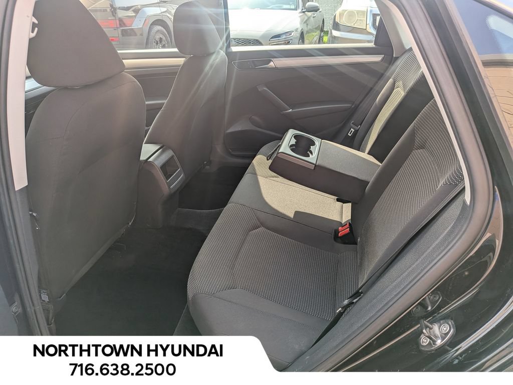 Used 2017 Volkswagen Passat 1.8T S FWD image 21