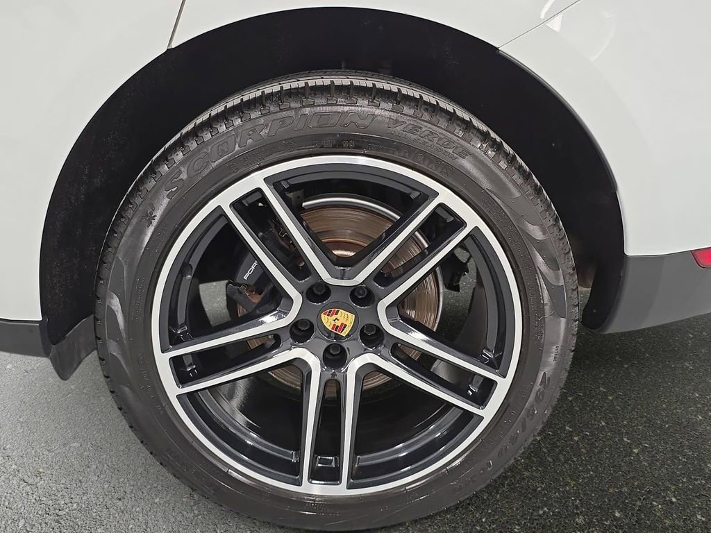 Used 2021 Porsche Macan AWD/4WD image 29