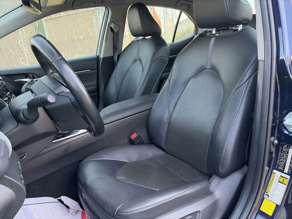 Used 2022 Toyota Camry XLE image 12