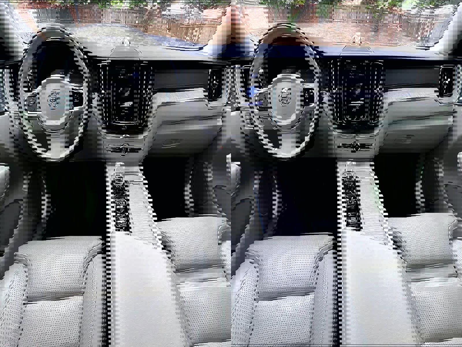 Used 2021 Volvo XC60 T8 Inscription w/ Advanced Package image 17