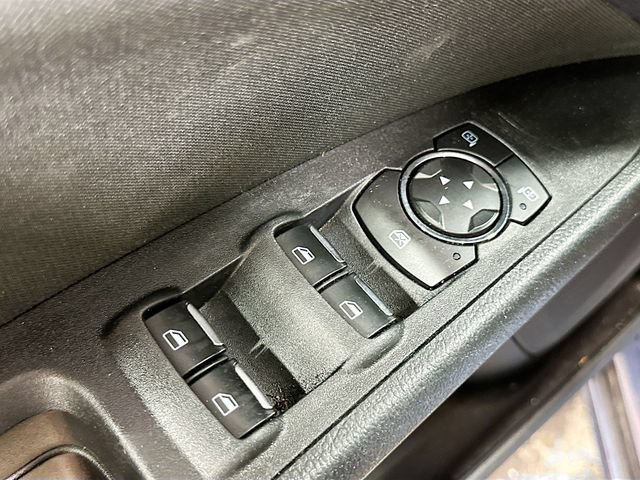 Used 2018 Ford Fusion SE w/ Fusion SE Technology Package FWD image 16