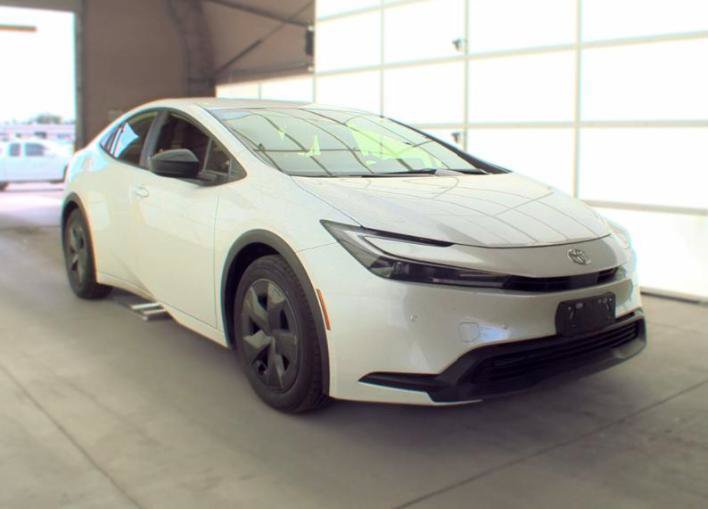 Used 2024 Toyota Prius LE AWD/4WD image 2