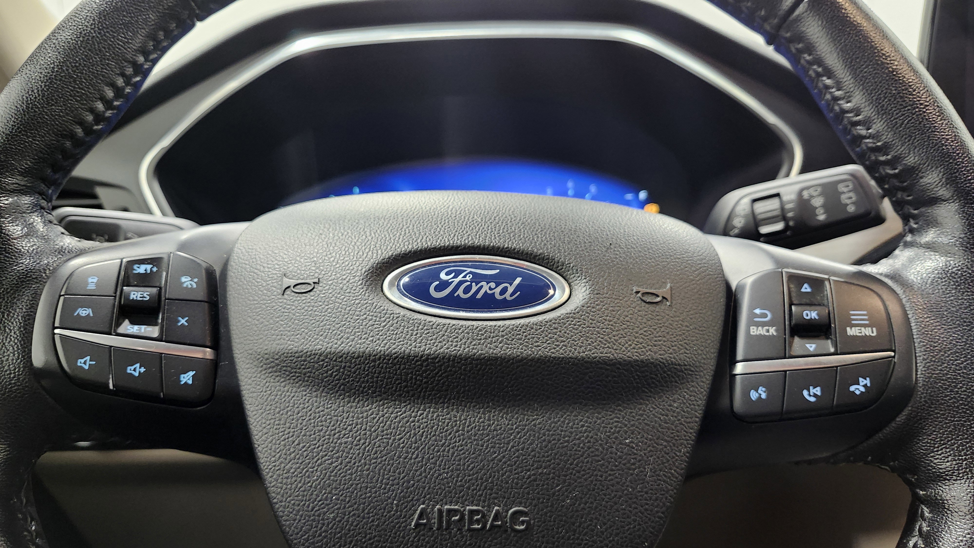 Used 2020 Ford Escape Titanium image 30