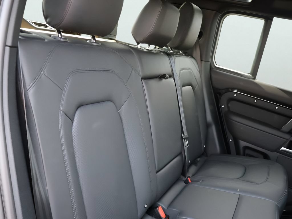 New 2026 Land Rover Defender 110 X-Dynamic SE AWD/4WD image 12