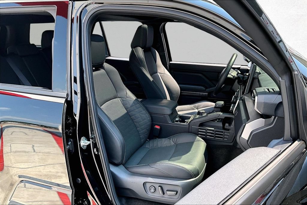 Certified 2025 Toyota 4Runner TRD Off-Road Premium AWD/4WD image 30