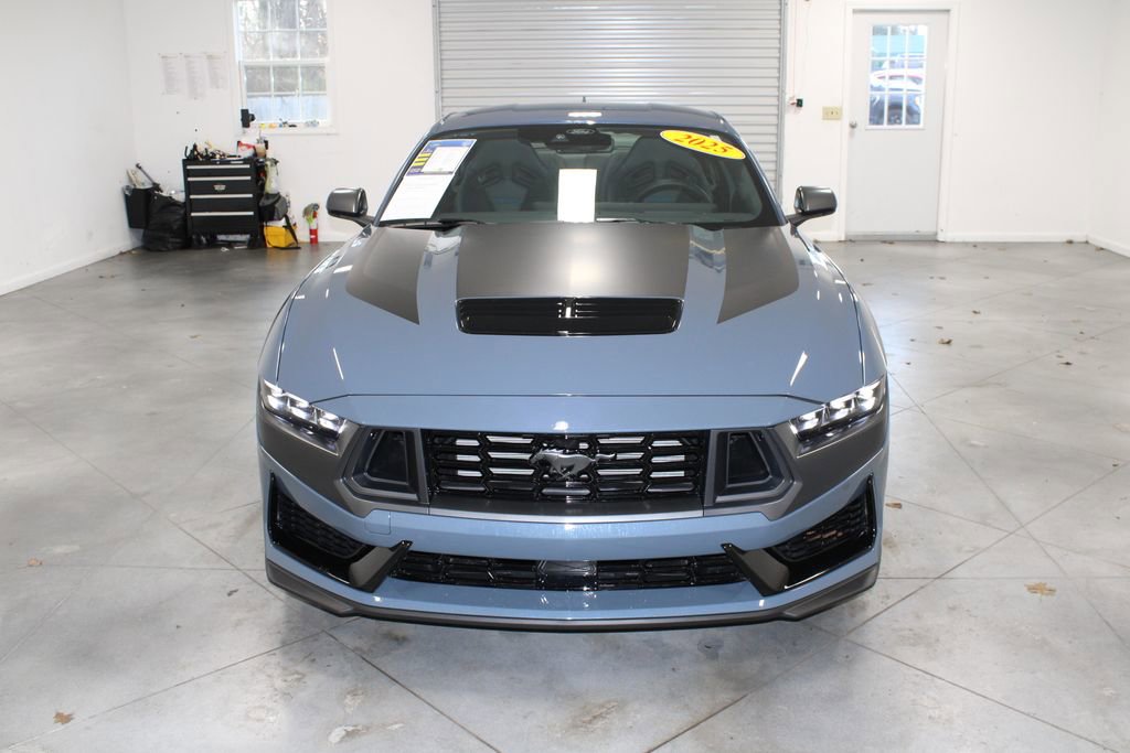 Used 2025 Ford Mustang Dark Horse image 3
