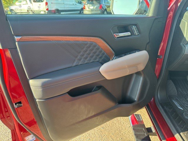 Certified 2024 GMC Canyon Denali image 7