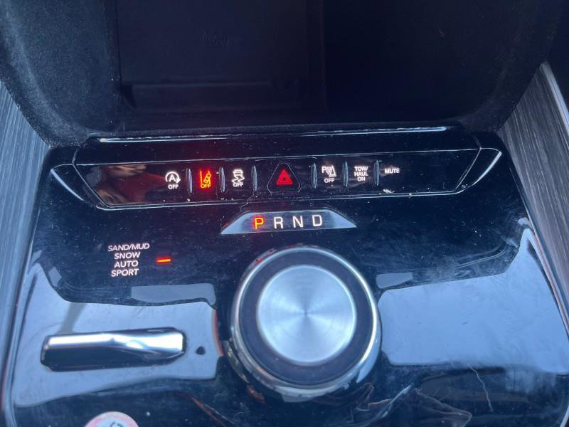 Used 2024 Jeep Wagoneer Series II w/ Flexible Seating Group image 24