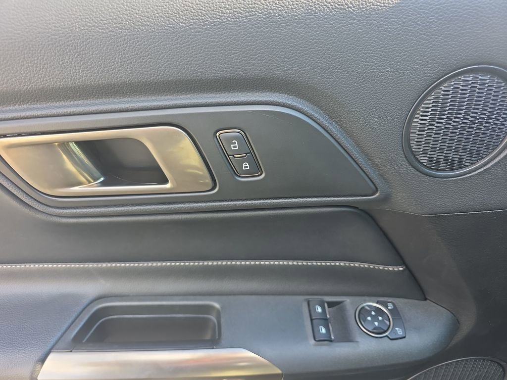 Used 2022 Ford Mustang Shelby GT500 w/ Technology Package image 22