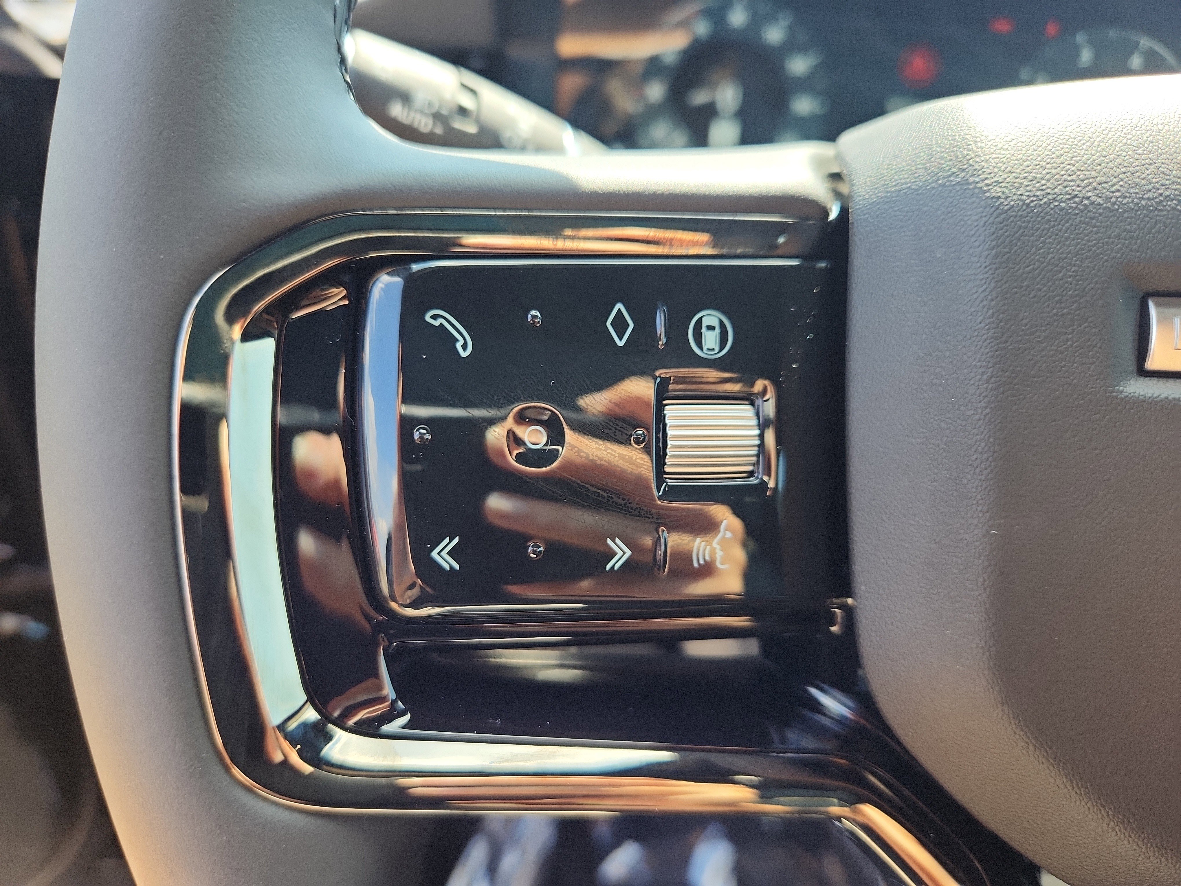 Used 2026 Land Rover Range Rover Evoque S image 19