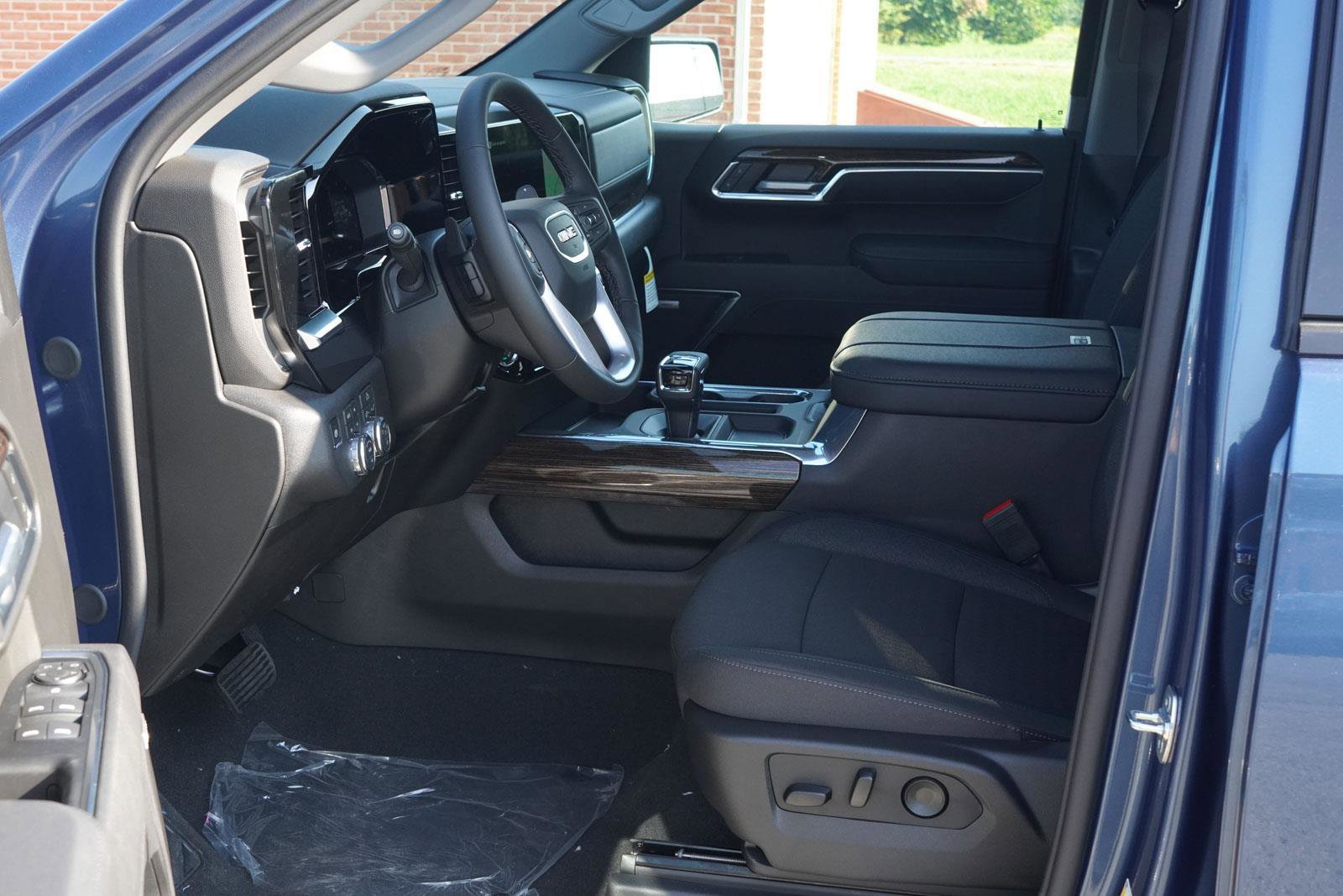 New 2026 GMC Sierra 1500 Elevation image 23