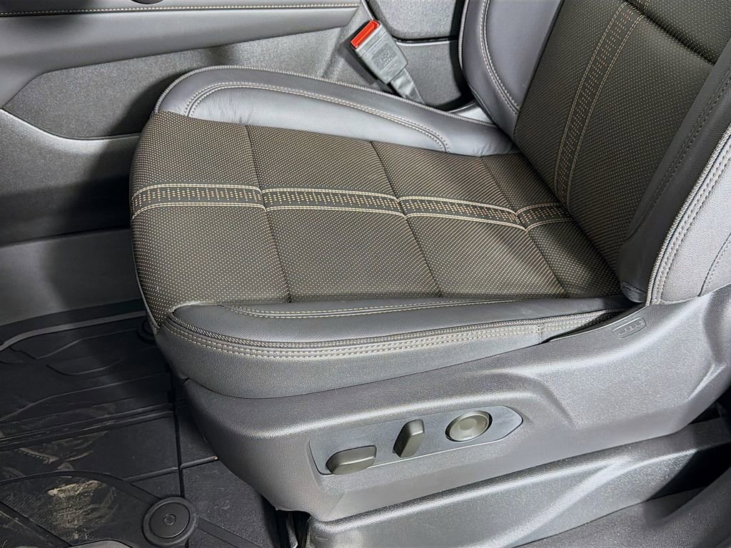 New 2026 Chevrolet Suburban High Country image 21