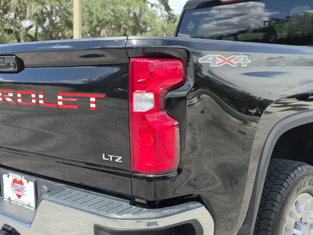 Used 2023 Chevrolet Silverado 2500 LTZ AWD/4WD image 11
