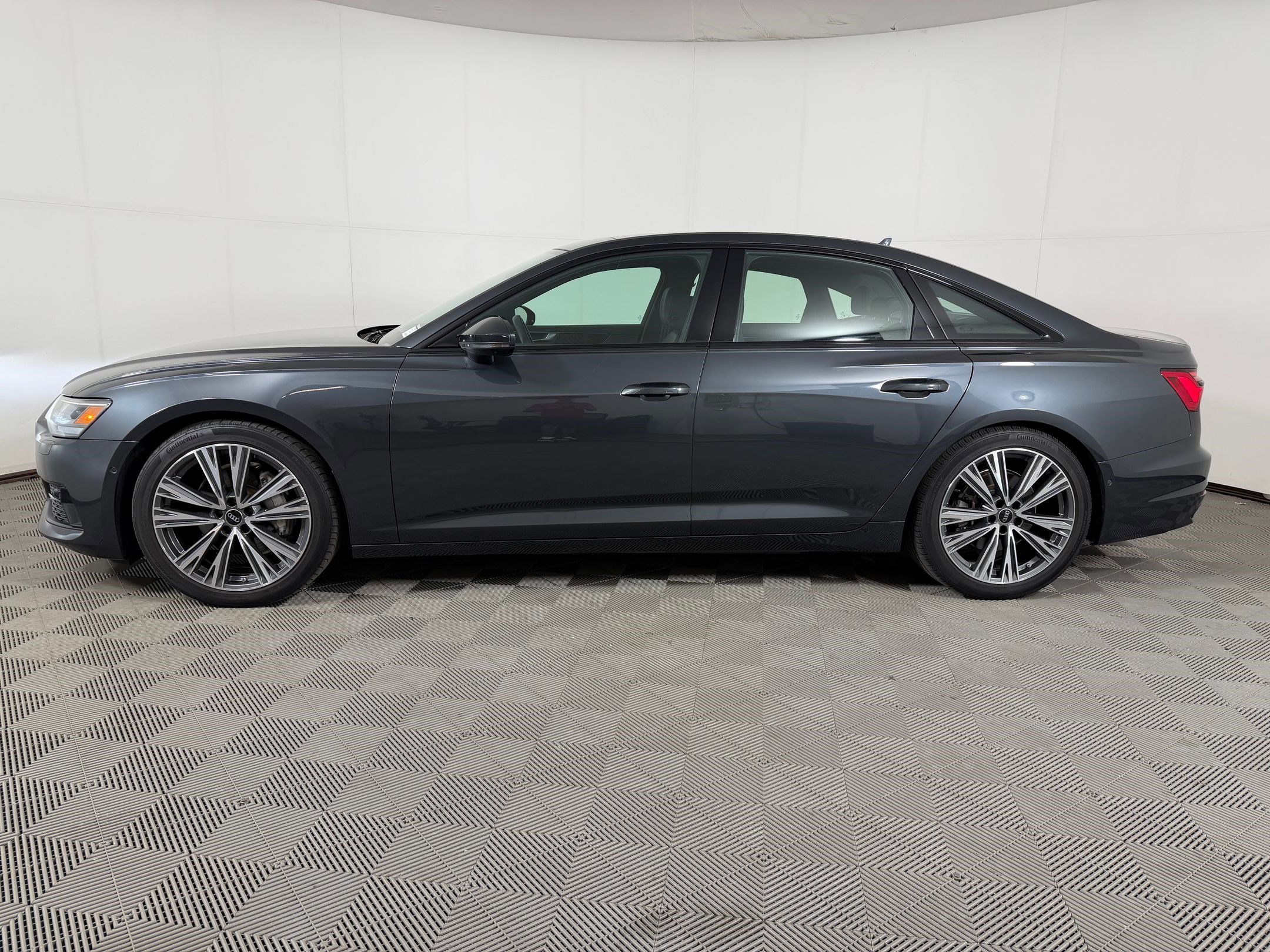 Used 2023 Audi A6 Premium Plus w/ Premium Plus Package AWD/4WD image 2