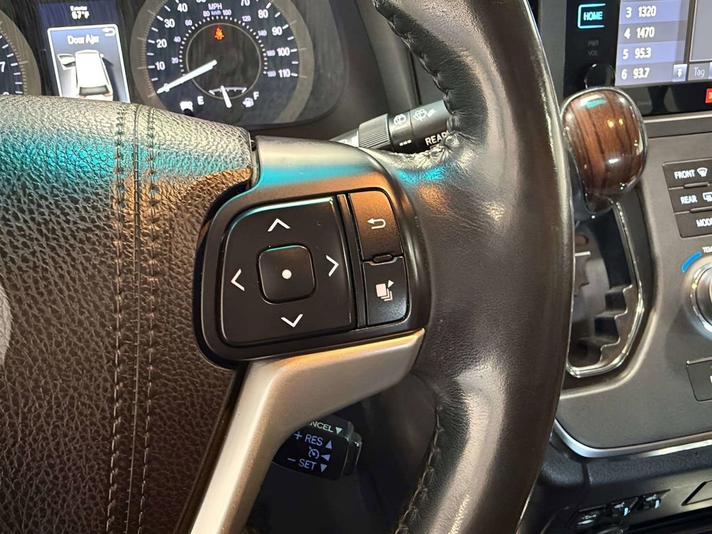 Used 2017 Toyota Sienna Limited AWD/4WD image 25