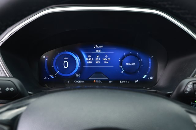 Used 2022 Ford Escape SEL w/ Technology Package FWD image 12