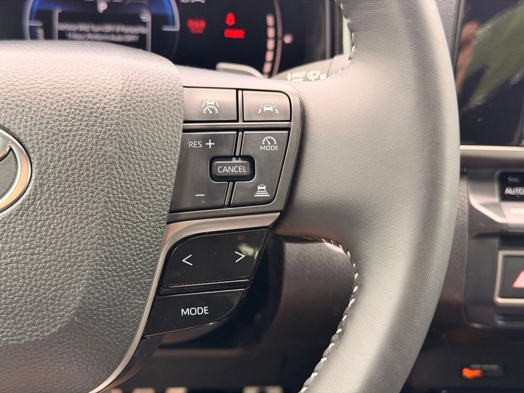 Used 2025 Toyota Camry SE FWD image 27