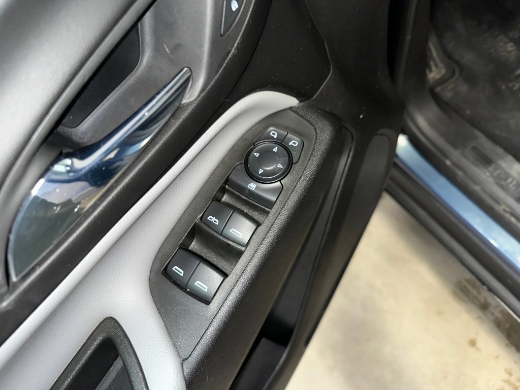 Certified 2024 Chevrolet Equinox LS w/ LS Convenience Package image 8