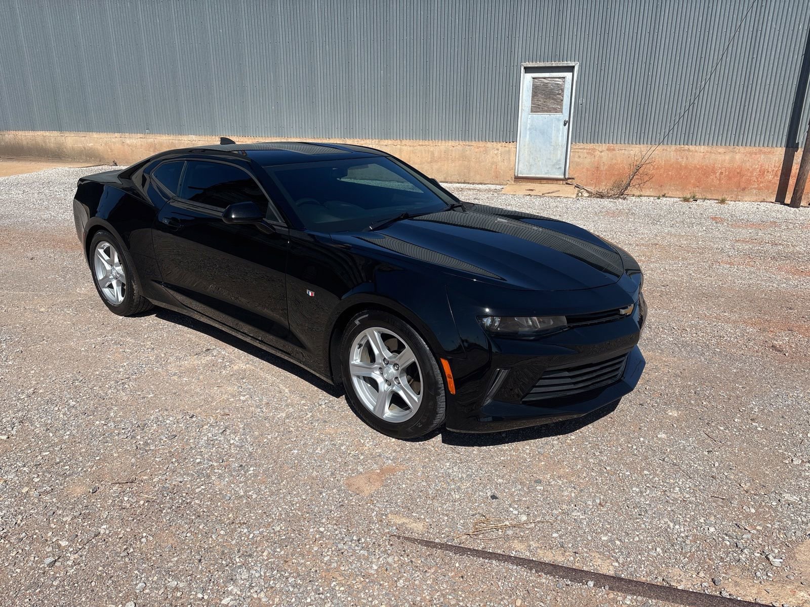 Used 2018 Chevrolet Camaro LT RWD image 2