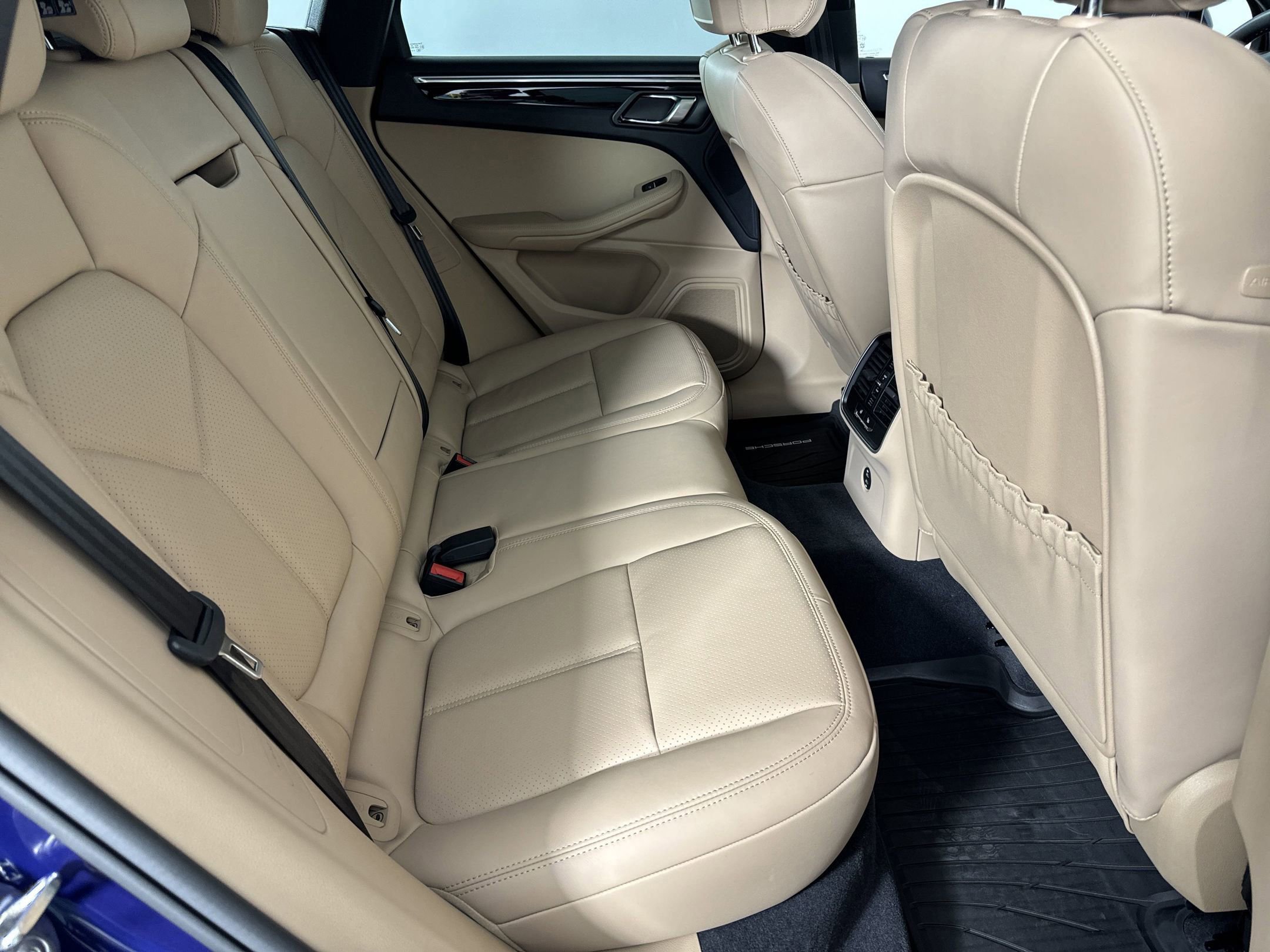 Certified 2025 Porsche Macan image 29