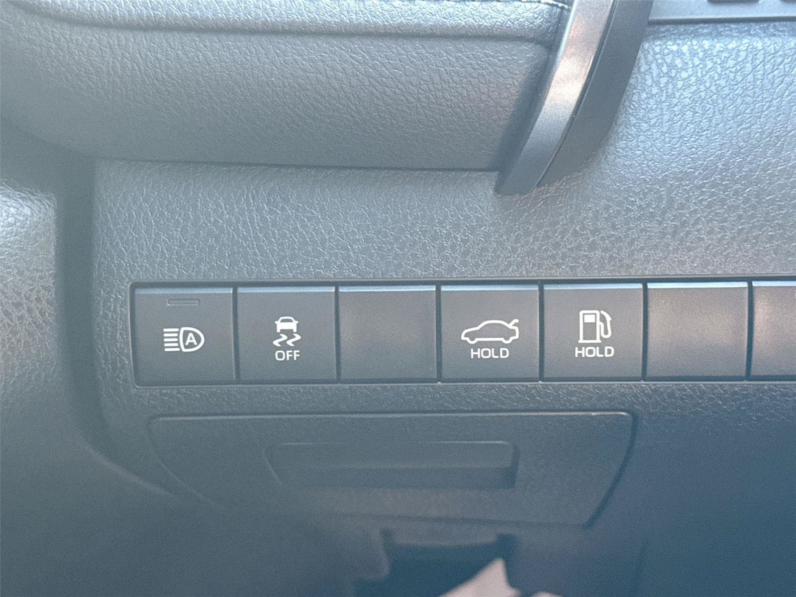 Used 2022 Toyota Camry XSE FWD image 32