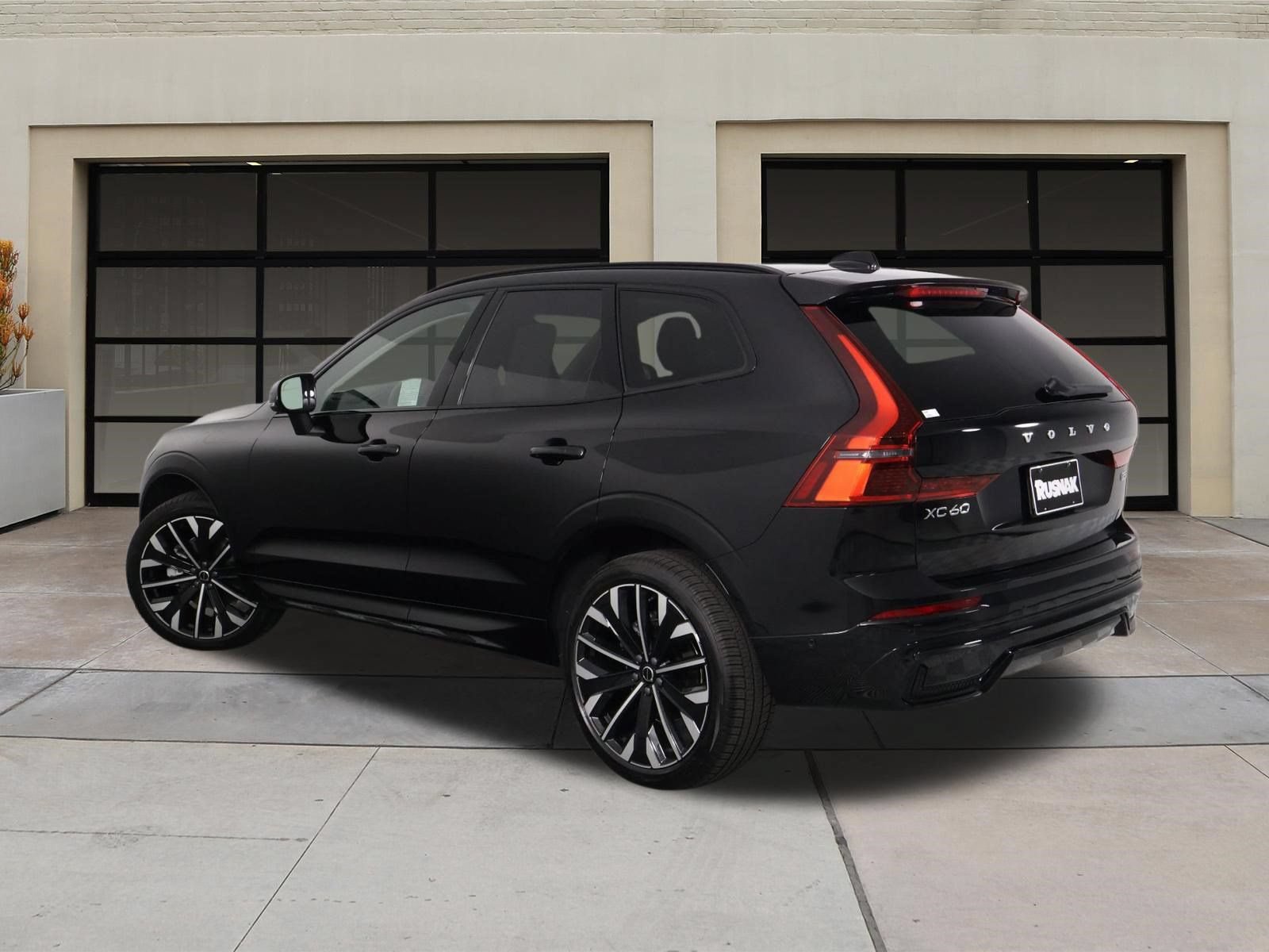 Certified 2026 Volvo XC60 B5 Ultra w/ Climate Package PRO AWD/4WD image 2