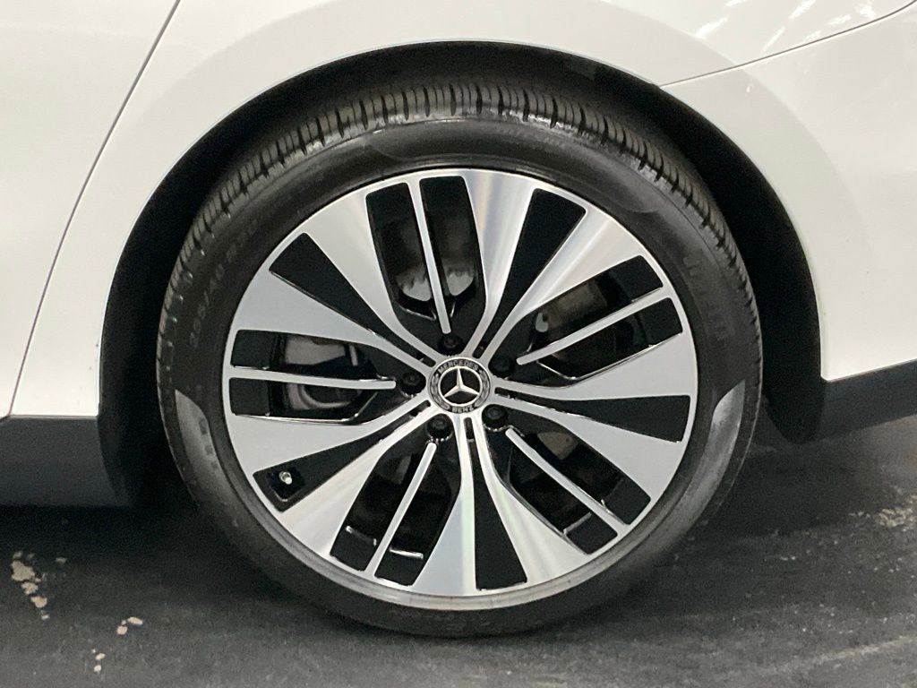 Used 2024 Mercedes-Benz EQE 500 4MATIC Sedan image 15