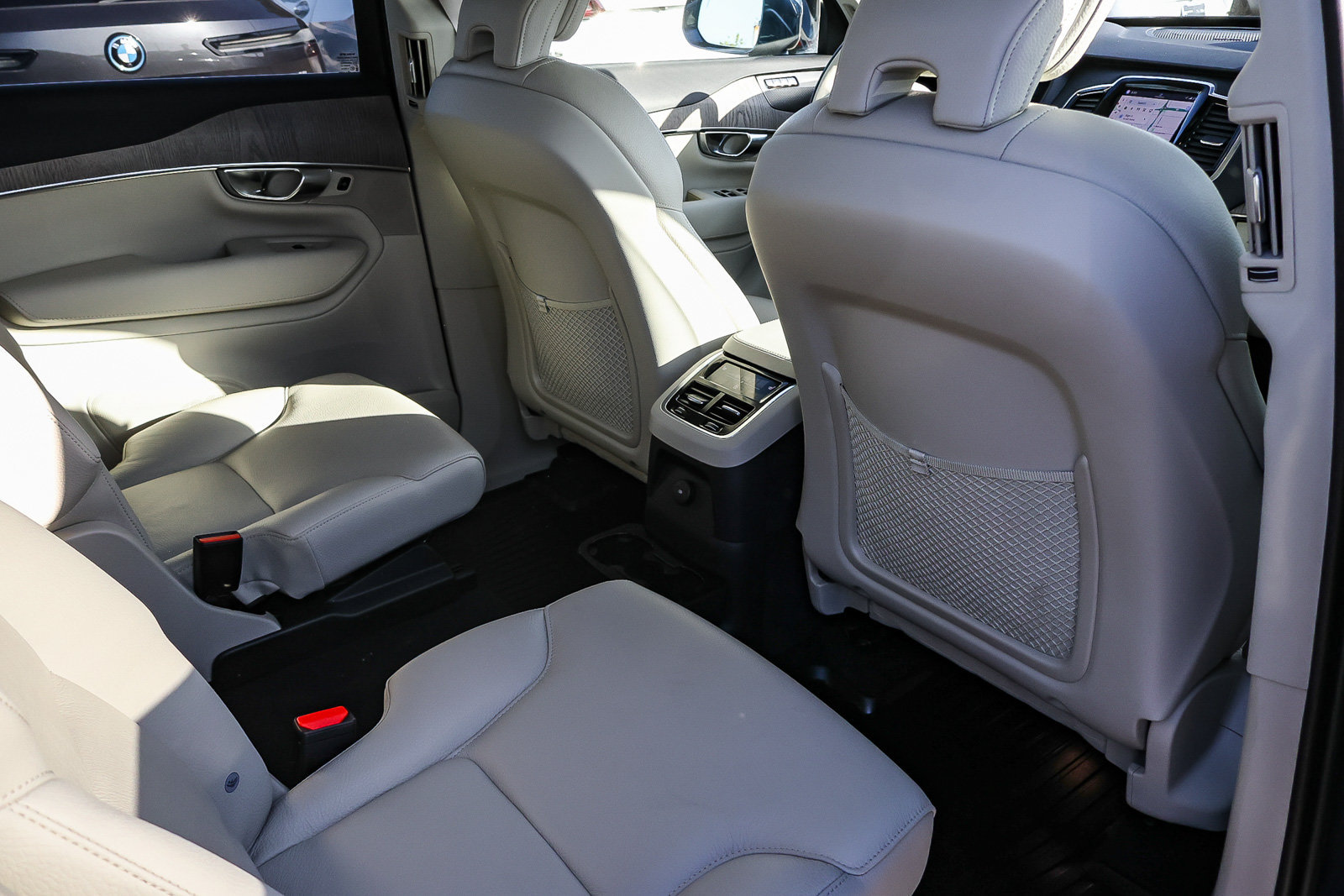 Used 2023 Volvo XC90 T8 Plus w/ Protection Package Premier AWD/4WD image 16
