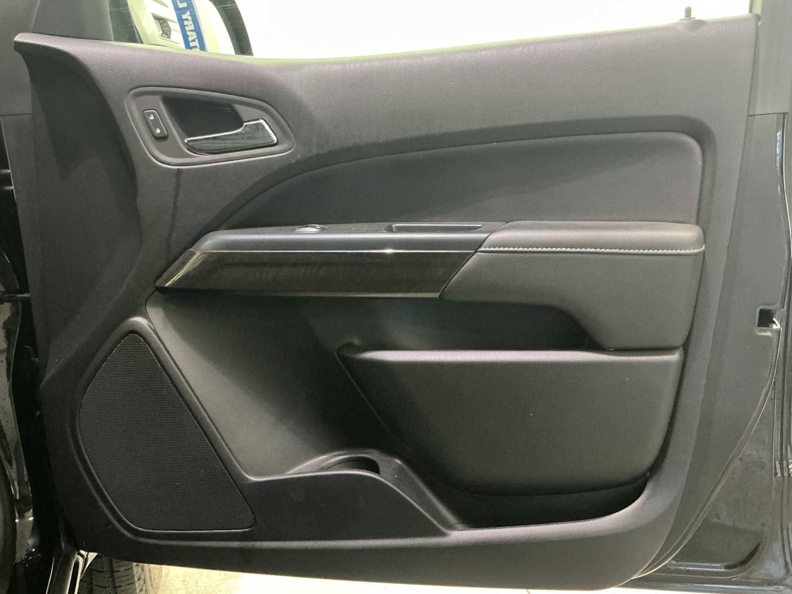 Used 2017 GMC Canyon SLT w/ Trailering Package image 24