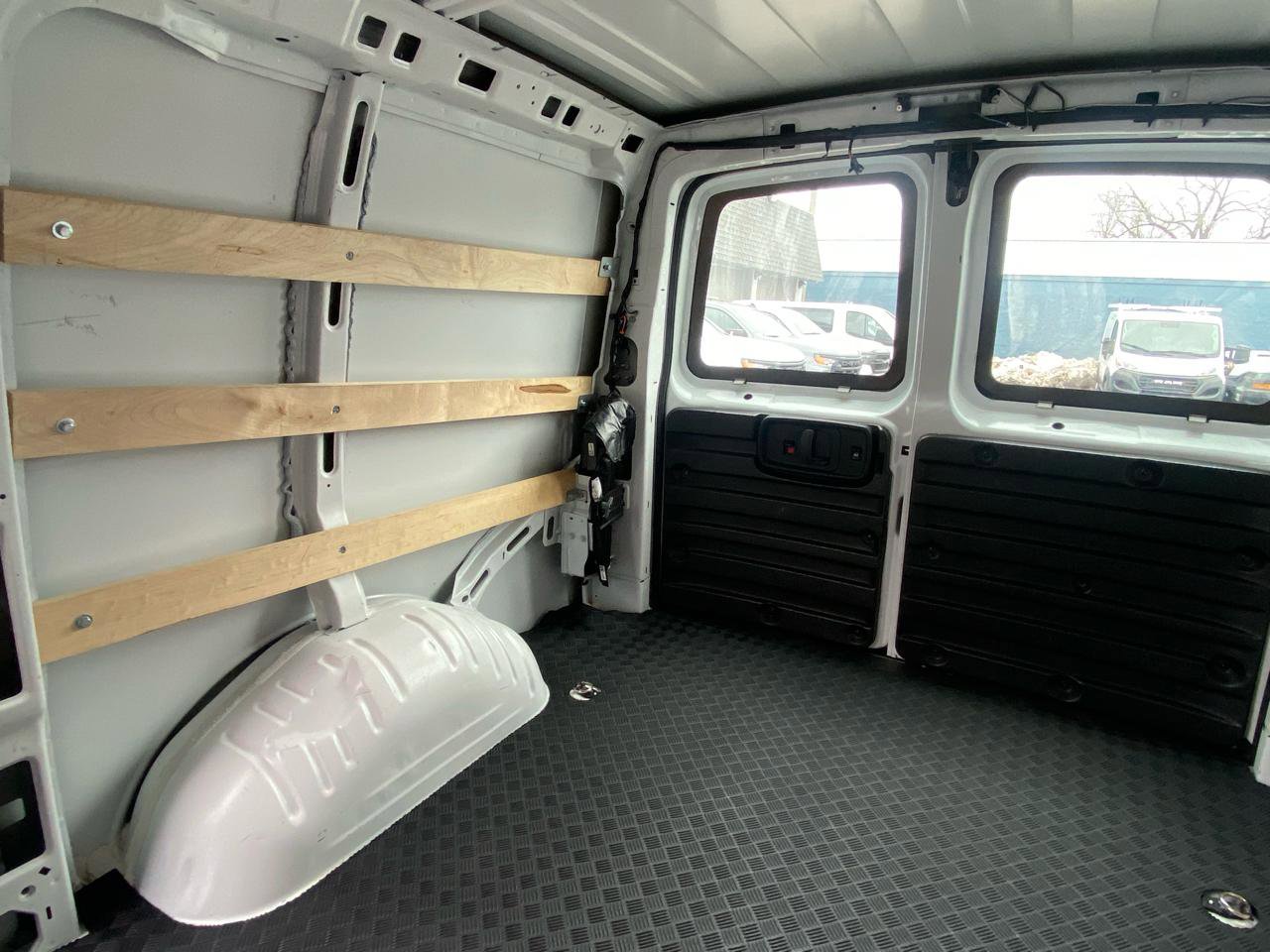 Used 2024 Chevrolet Express 2500 w/ Driver Convenience Package image 9