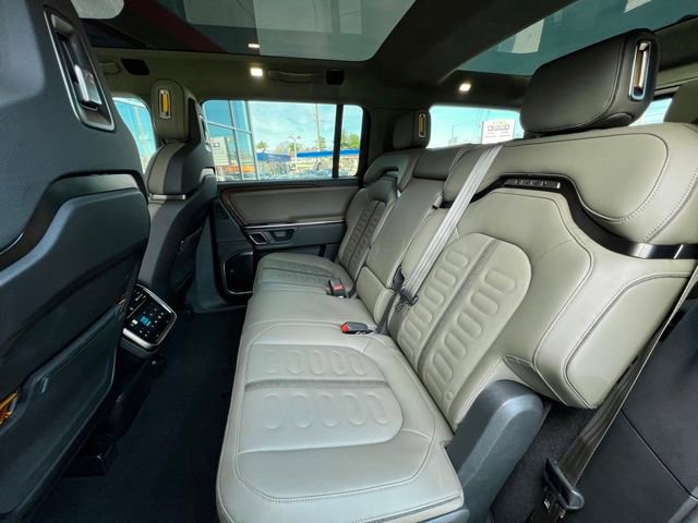 Used 2024 Rivian R1S Adventure image 31