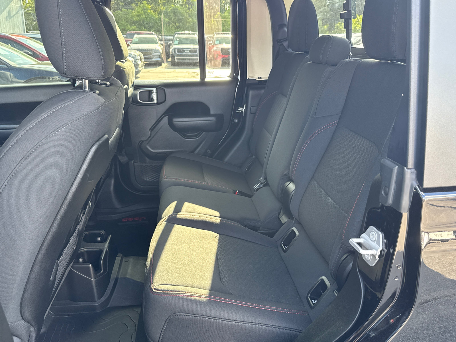 Used 2022 Jeep Gladiator Rubicon w/ Cold Weather Group AWD/4WD image 6