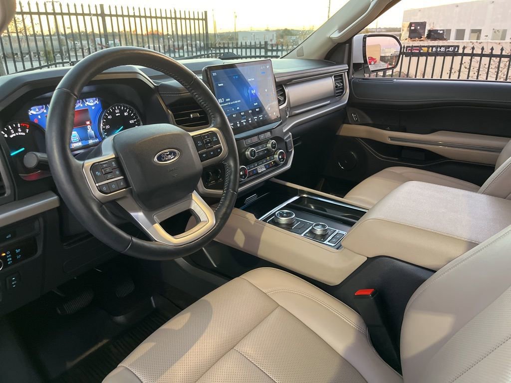 Used 2023 Ford Expedition Max XLT image 20