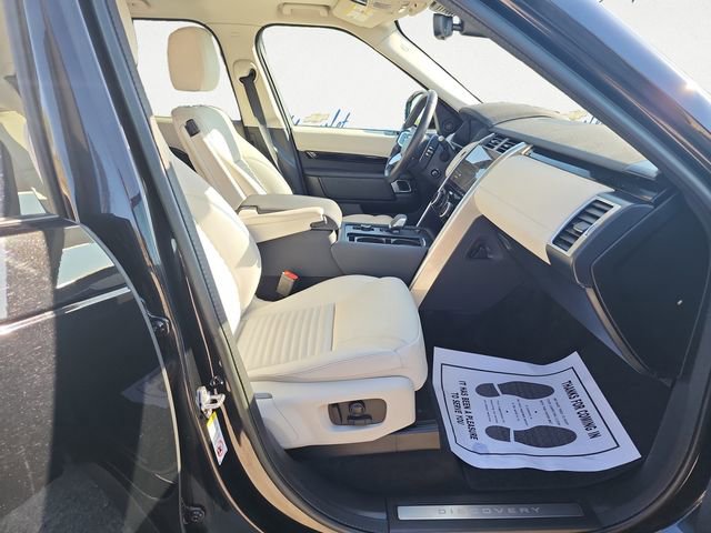 Used 2023 Land Rover Discovery S image 13