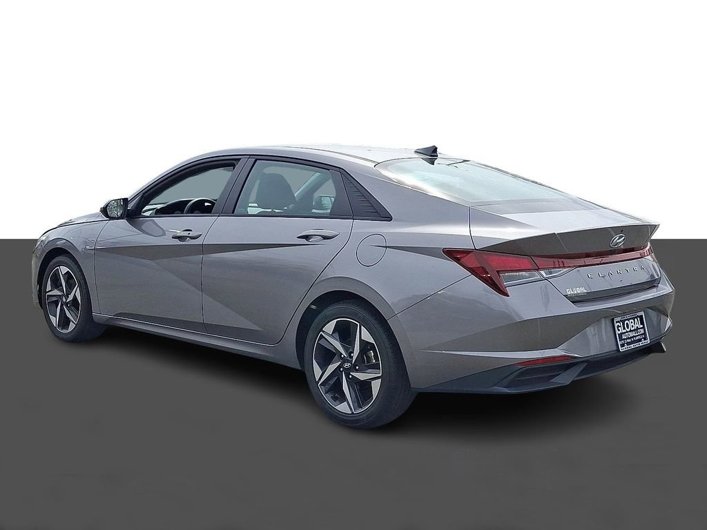 Used 2023 Hyundai Elantra SEL w/ Convenience Package image 5
