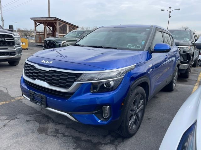 Used 2023 Kia Seltos LX image 3