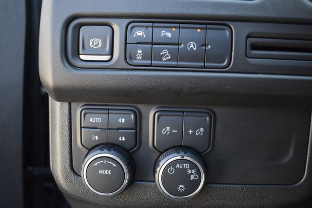 Used 2024 Chevrolet Tahoe Premier AWD/4WD image 24
