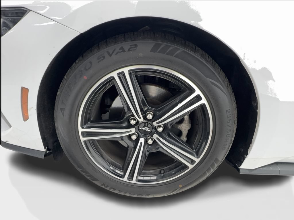 Used 2024 Ford Mustang Coupe RWD image 8