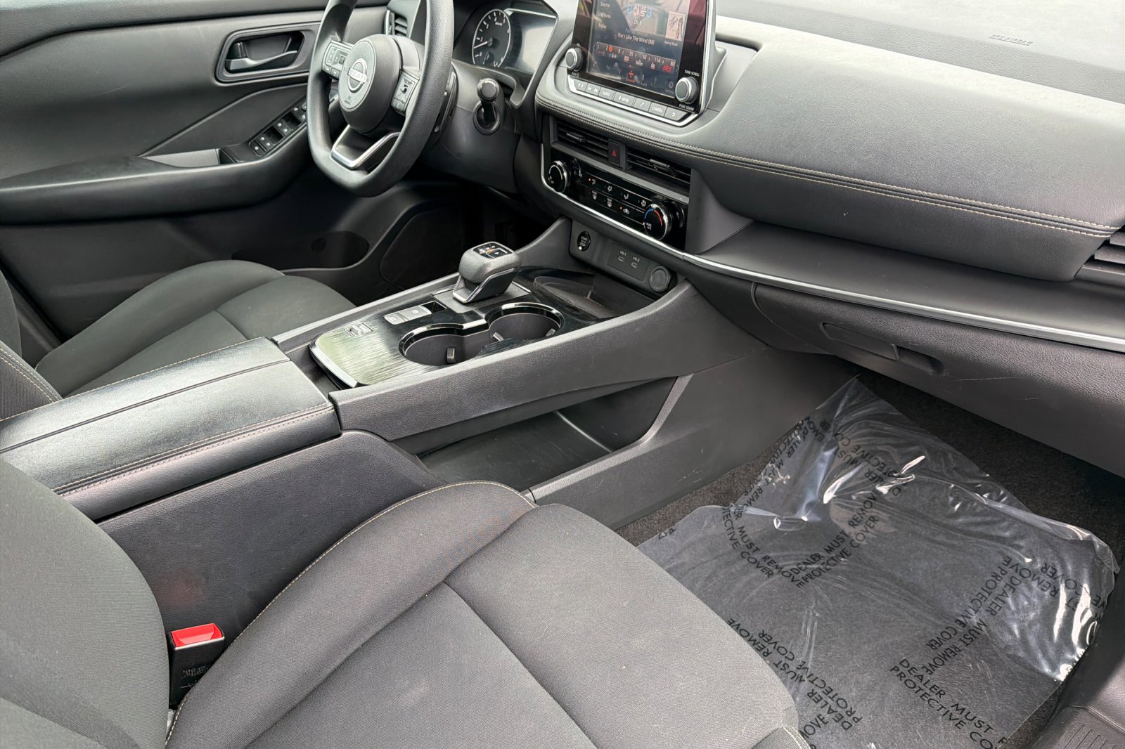 Used 2024 Nissan Rogue S image 16