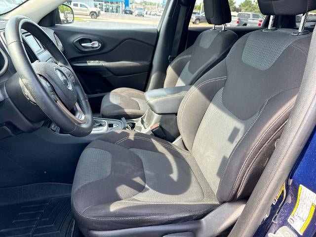 Used 2016 Jeep Cherokee Latitude AWD/4WD image 19