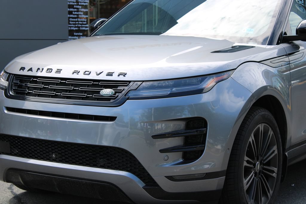 Used 2026 Land Rover Range Rover Evoque Dynamic SE AWD/4WD image 2