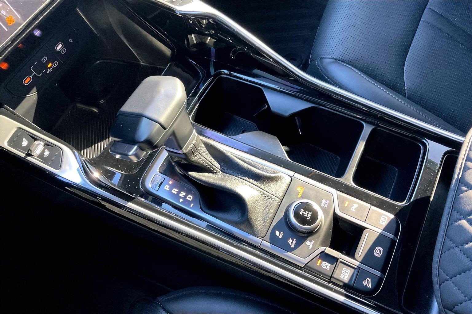 Used 2025 Kia Sorento SX image 14