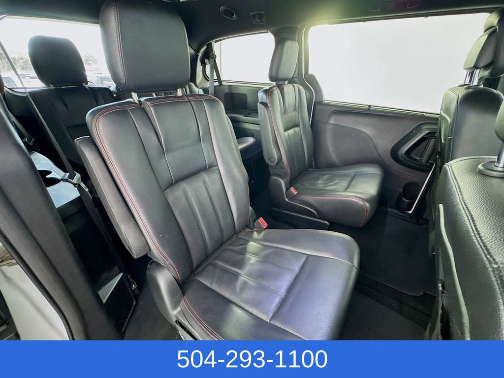 Used 2018 Dodge Grand Caravan GT image 28