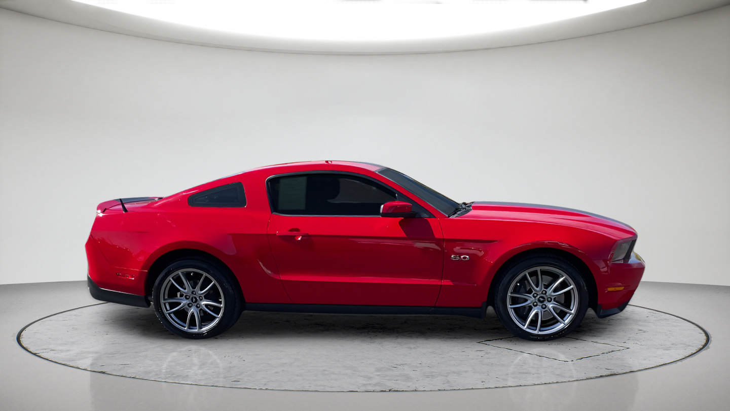Used 2011 Ford Mustang GT Premium w/ Brembo Brake Pkg RWD image 3